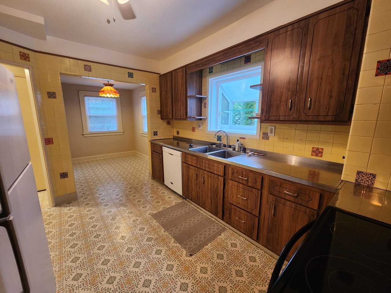 130 E 217th St - Photo 4 of 19