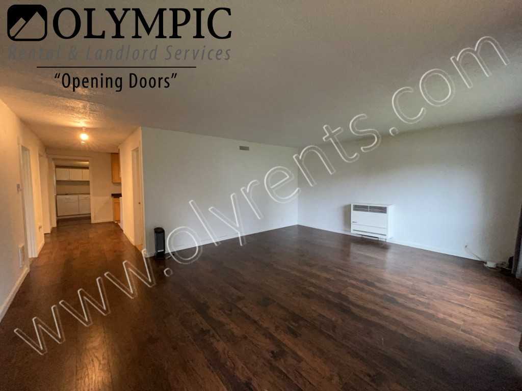 2219 Bush Ave Nw - Photo 3 of 21