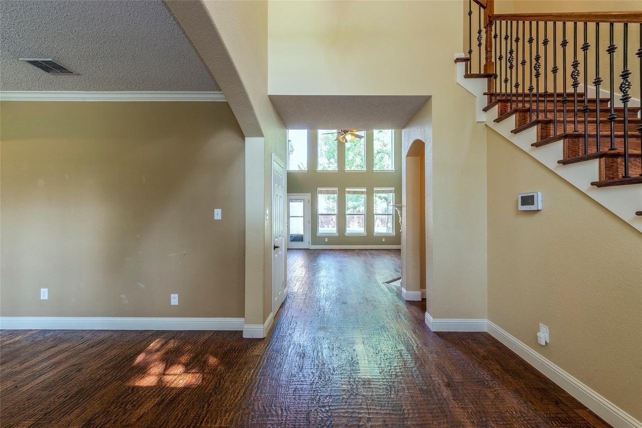 8221 Grand Canyon Dr - Photo 2 of 30