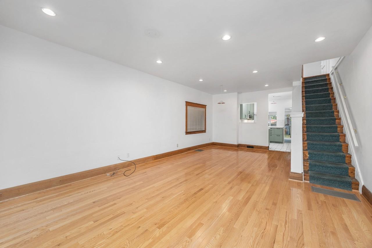 128 Stephenson Avenue - Photo 2 of 26