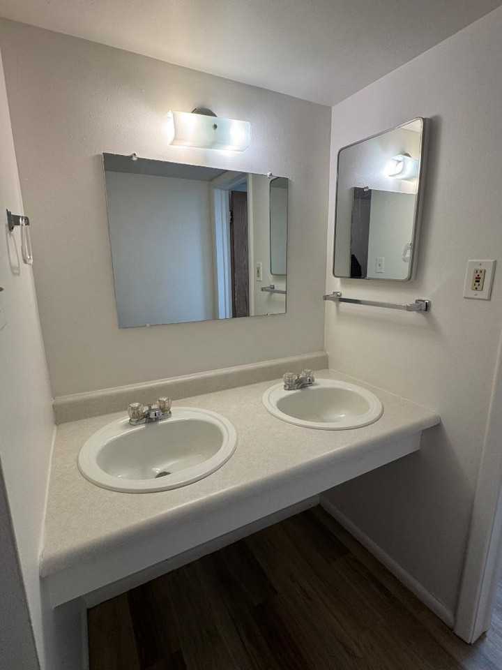 917 Sunset St - Photo 6 of 20