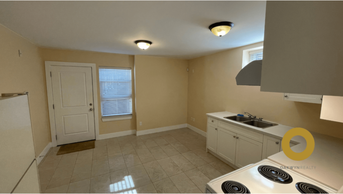 6517 Clinton Street - Photo 4 of 7