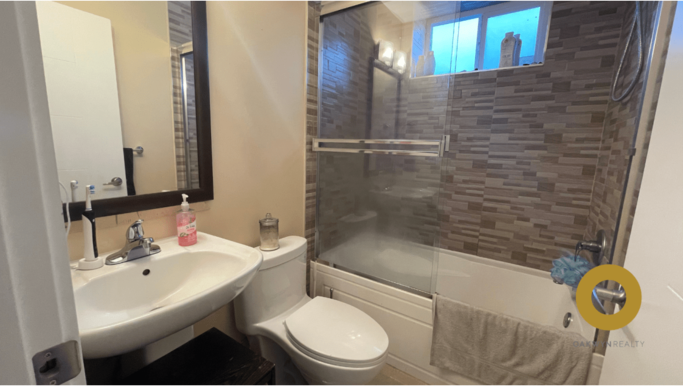 6517 Clinton Street - Photo 6 of 7