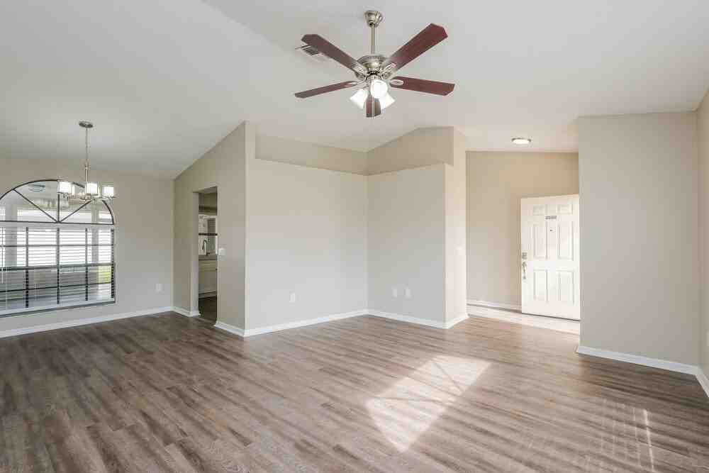 8823 Gum Tree Ave - Photo 5 of 16