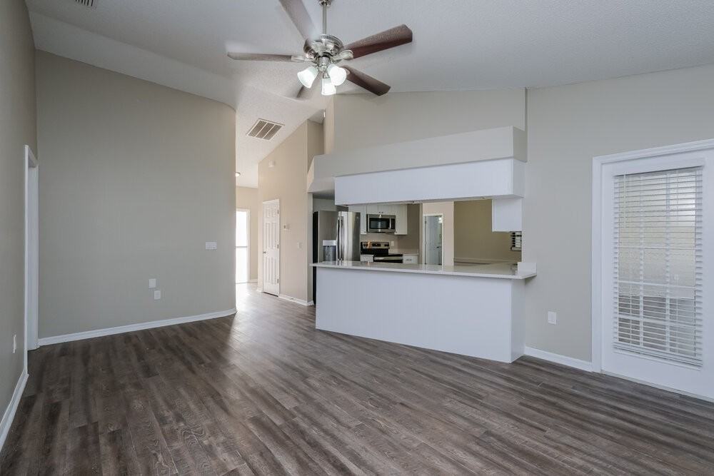 8823 Gum Tree Ave - Photo 6 of 16