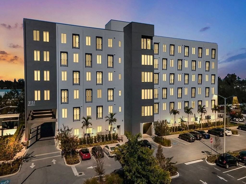 Elements on Third - Photo 2 of 27