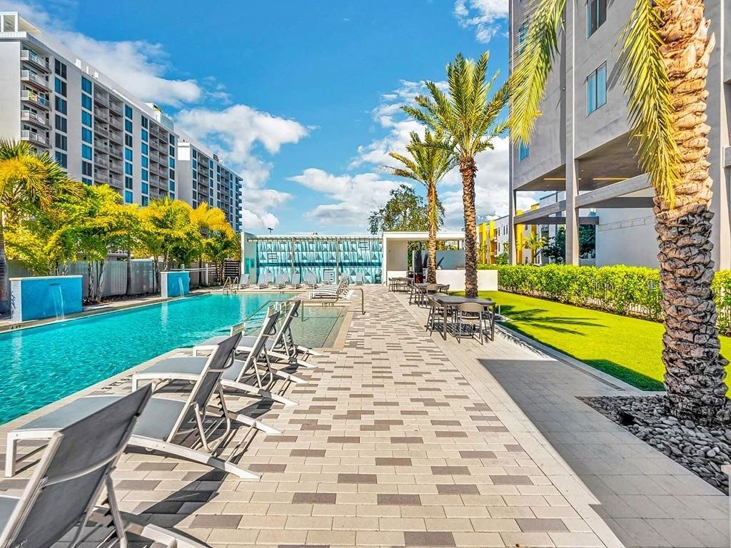 Elements on Third - Photo 3 of 27