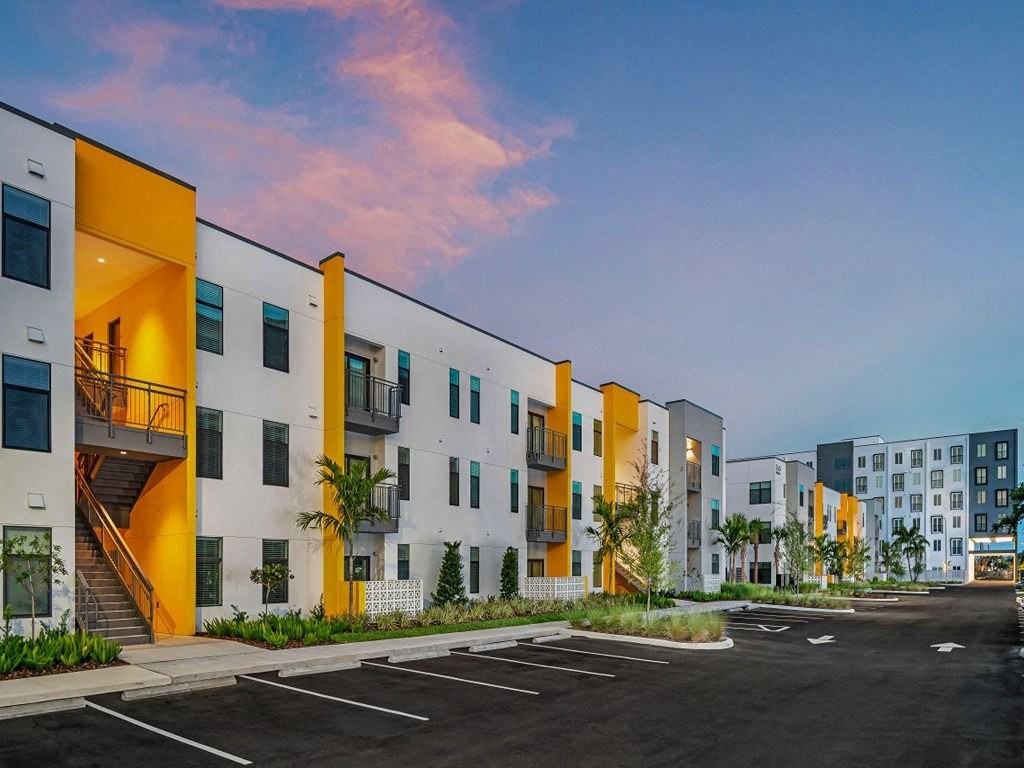 Elements on Third - Photo 5 of 27