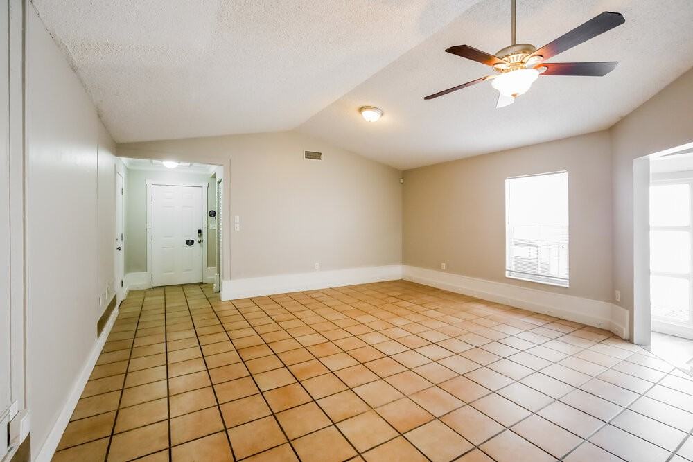 4430 Sw 72nd Way - Photo 3 of 16