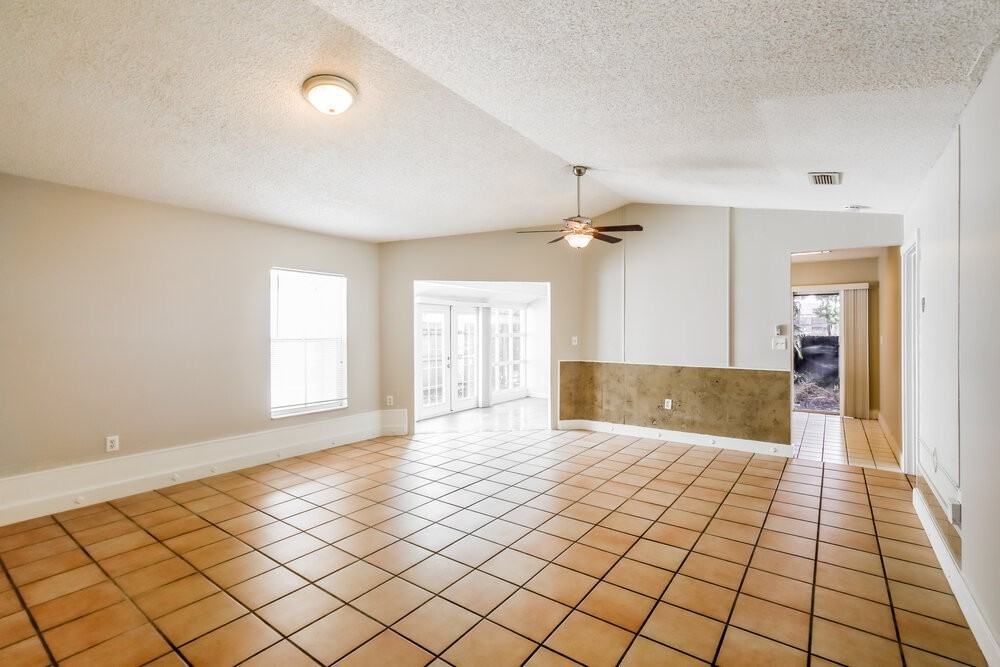 4430 Sw 72nd Way - Photo 5 of 16