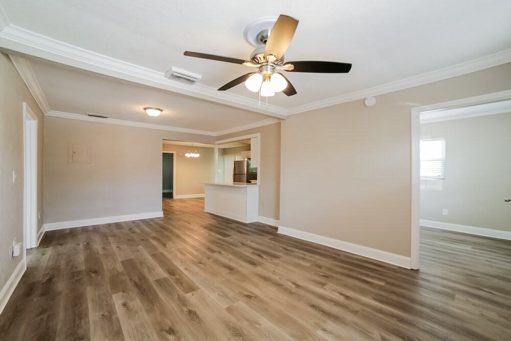 1001 Sw 25th Ave - Photo 4 of 16