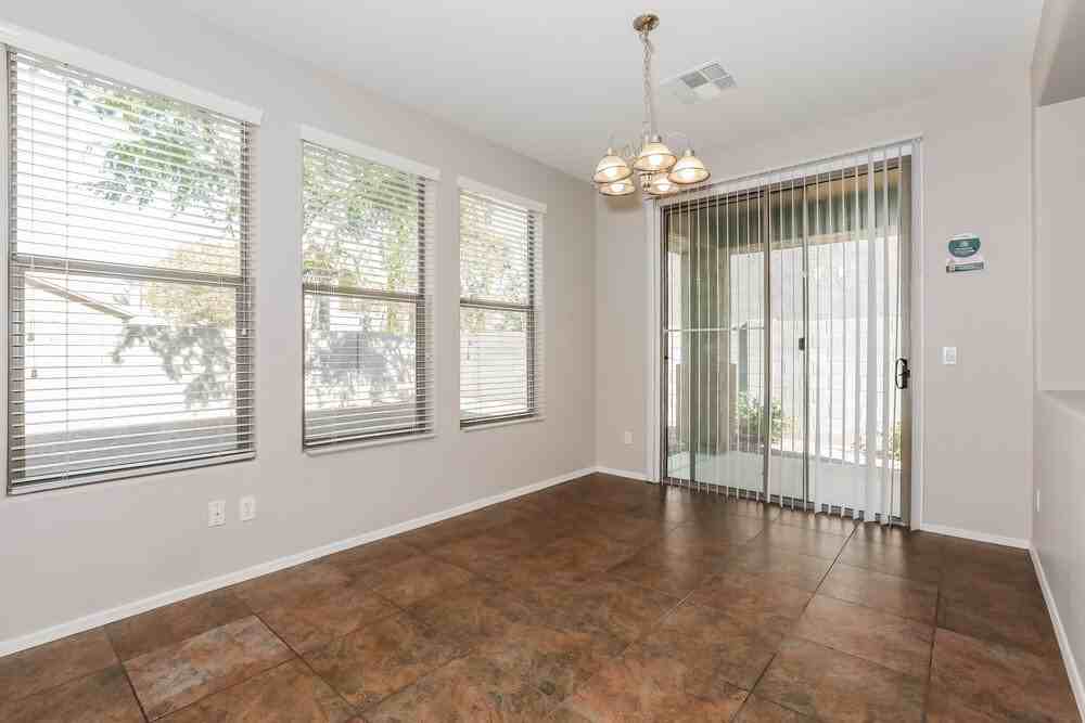 3826 East Fairview Street - Photo 5 of 17