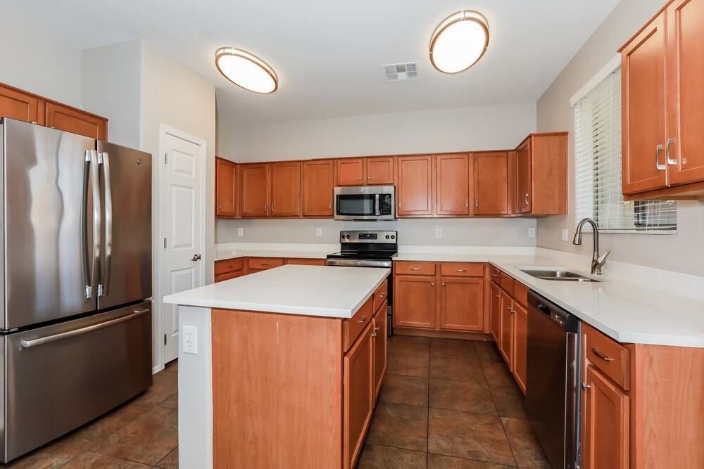 3826 East Fairview Street - Photo 7 of 17