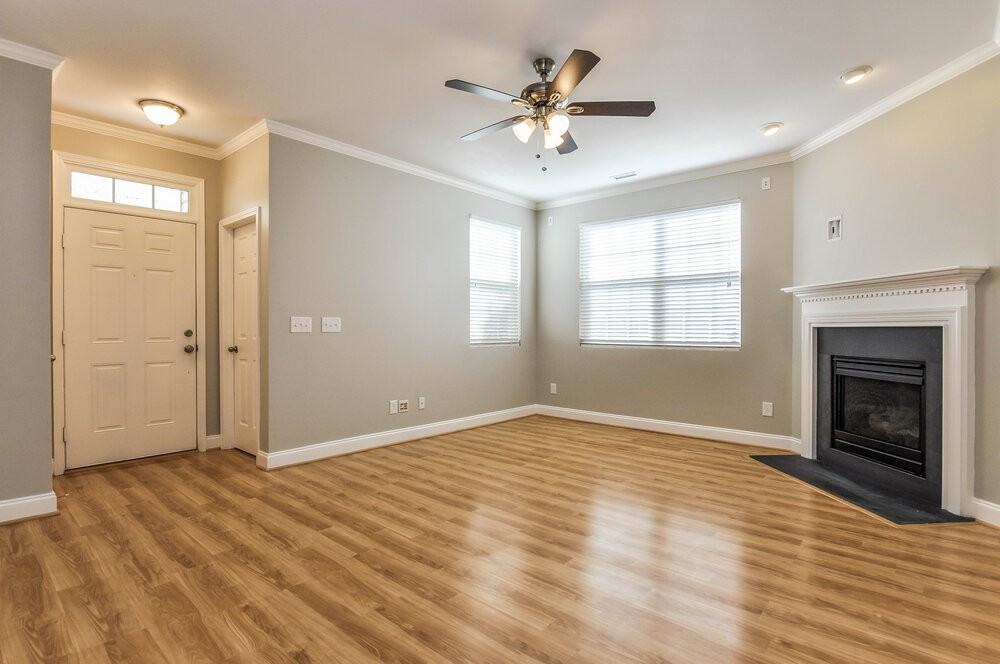 130 Norwich Dr - Photo 2 of 15