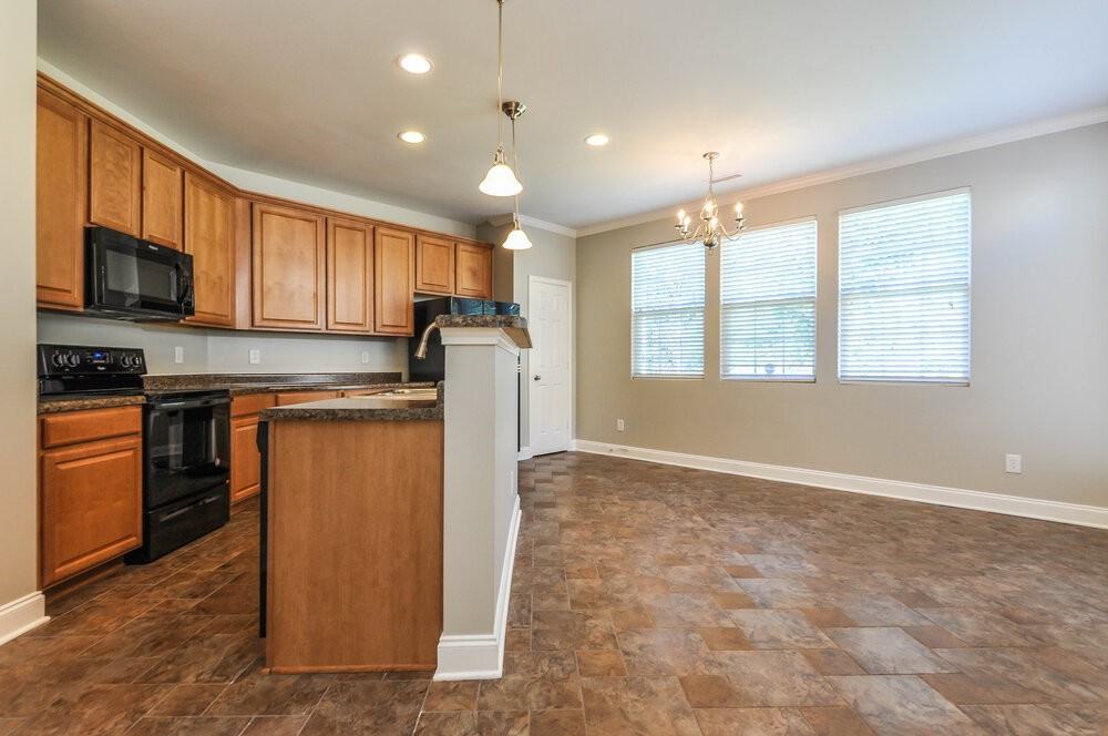 130 Norwich Dr - Photo 6 of 15