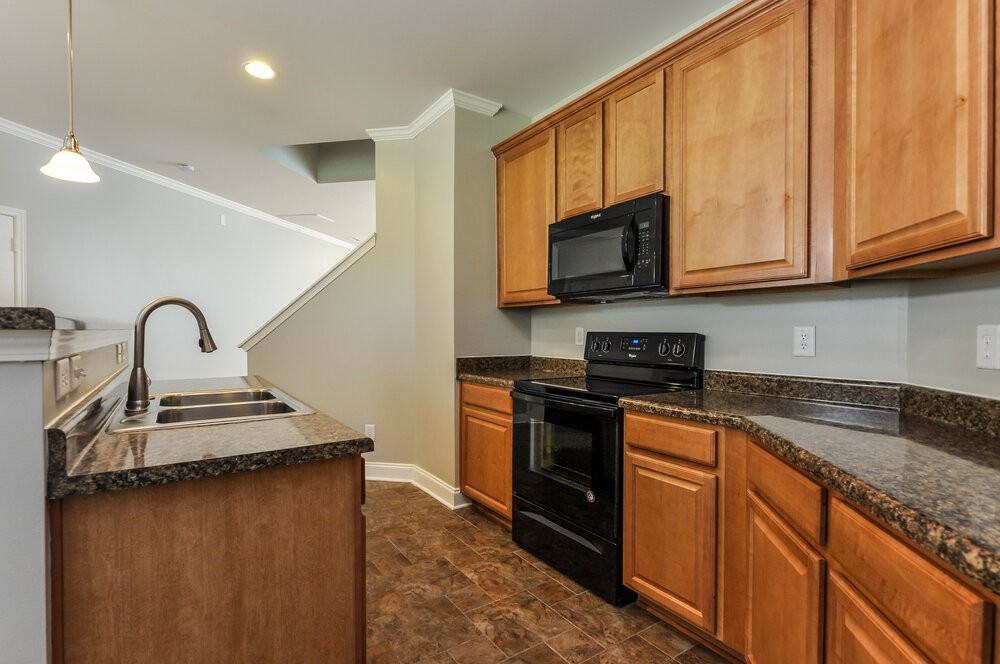 130 Norwich Dr - Photo 7 of 15