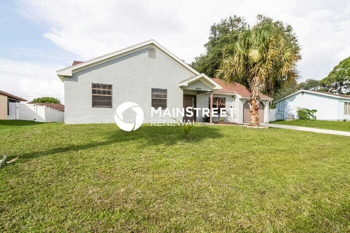 4055 Vermont Ln - Photo 2 of 16