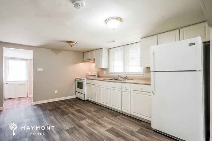 208 Bagwell St - Photo 6 of 12