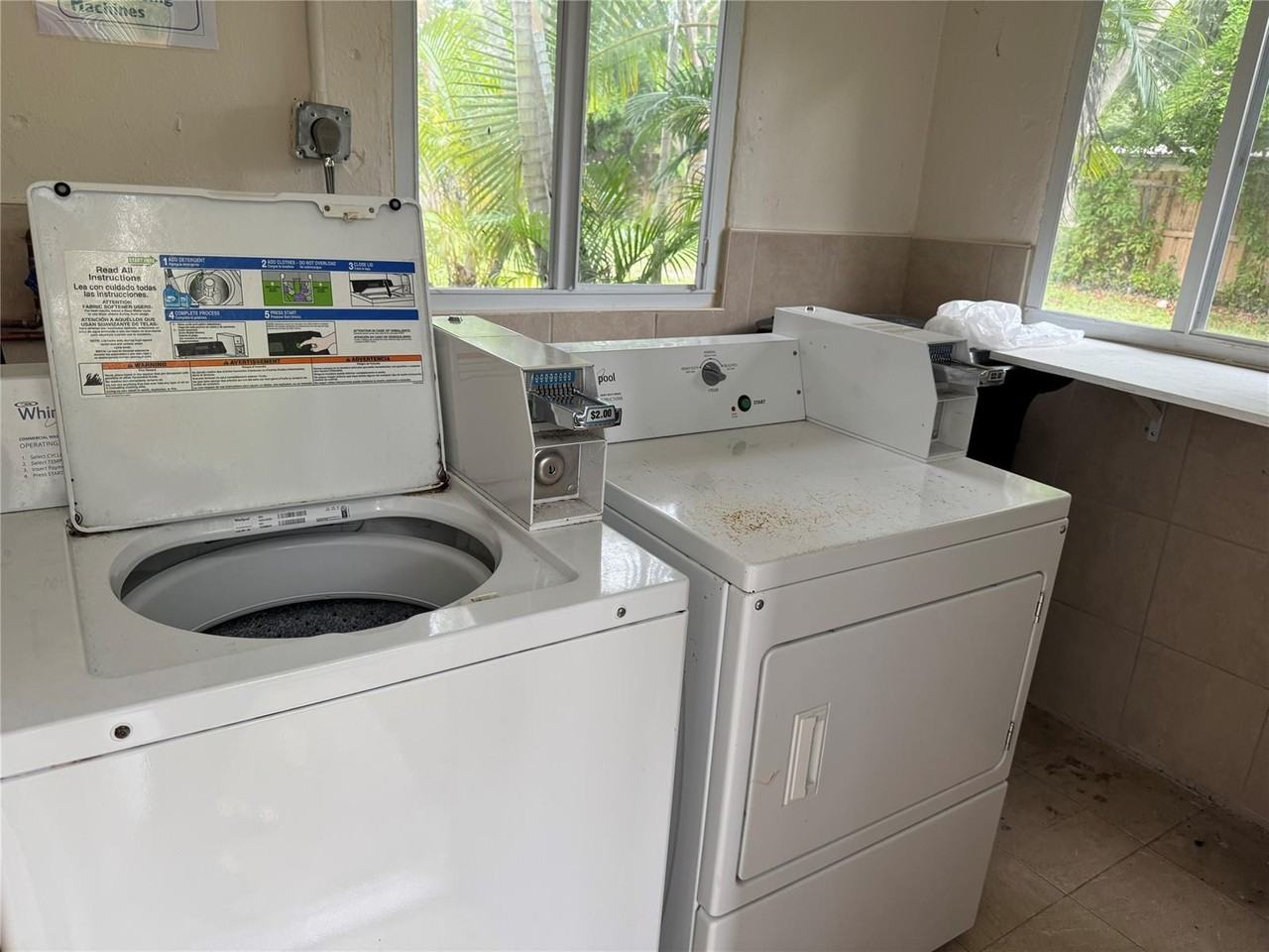 911 Southwest 15th Terrace - Photo 7 of 14