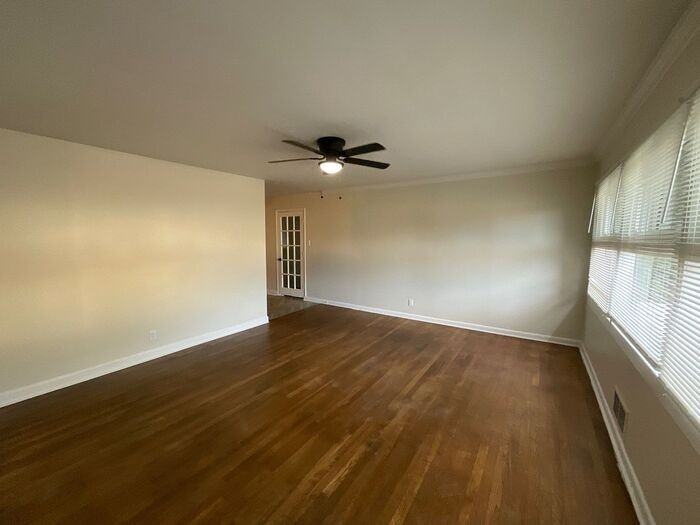 3011 Horse Shoe Drive - Photo 4 of 23