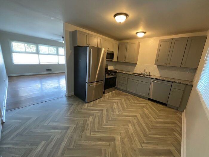 3011 Horse Shoe Drive - Photo 5 of 23