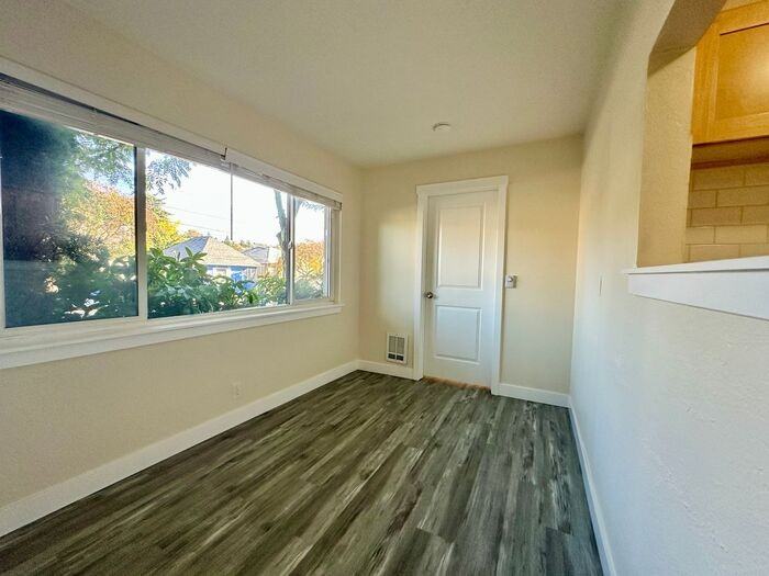 6113 8th Ave Nw - Photo 4 of 15