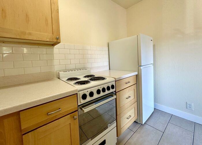 6113 8th Ave Nw - Photo 6 of 15
