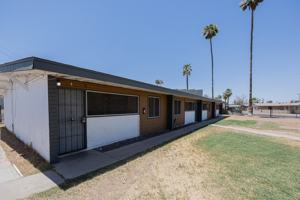 featured image of 2139 W Devonshire Ave #4