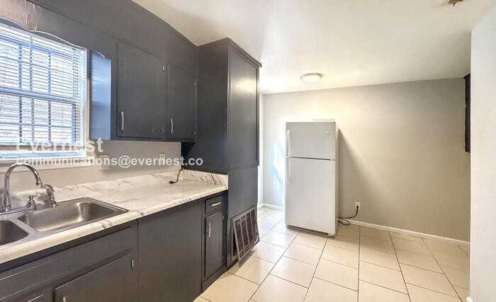 1100 Cotton Ave Sw #B - Photo 3 of 15