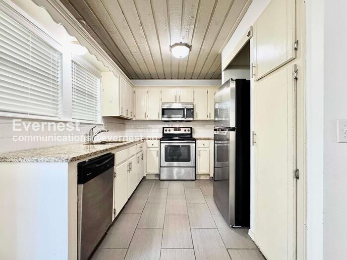 5117 S Lions Ave - Photo 2 of 25