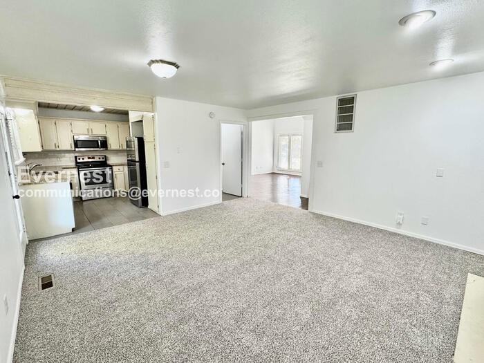 5117 S Lions Ave - Photo 4 of 25