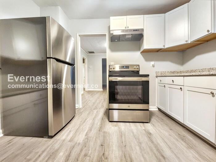 2672 Northview Ave - Photo 2 of 22