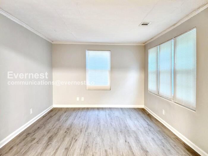 2672 Northview Ave - Photo 4 of 22