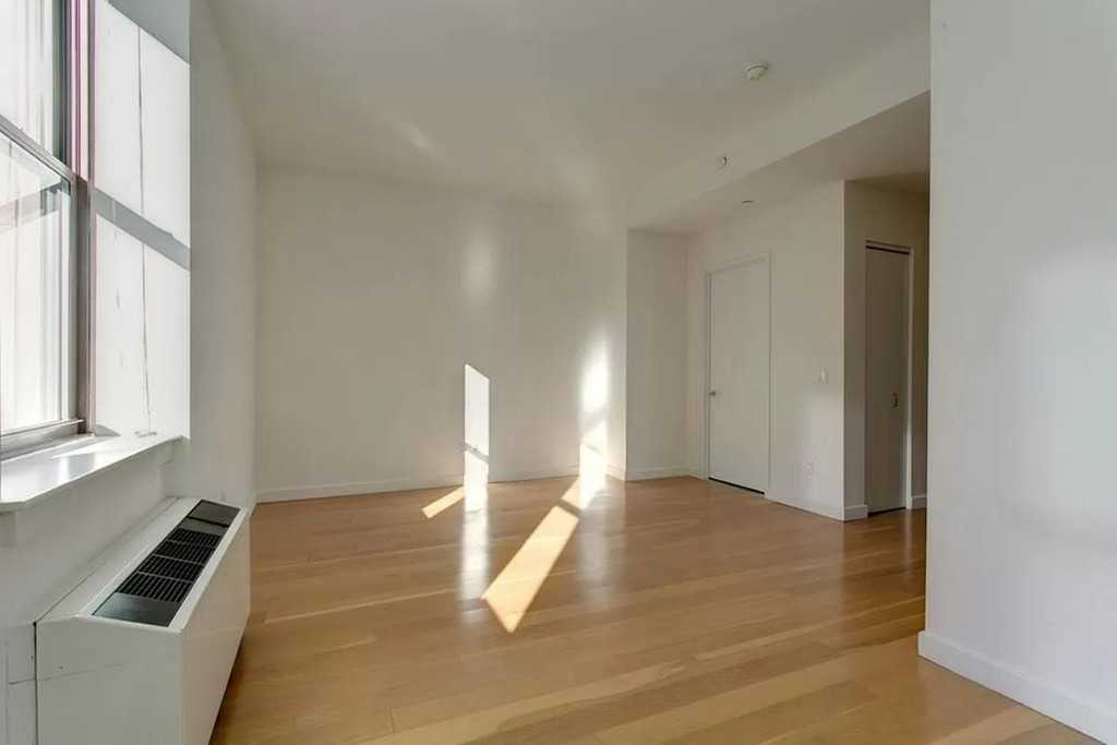 Wall St #19R - Photo 5 of 9