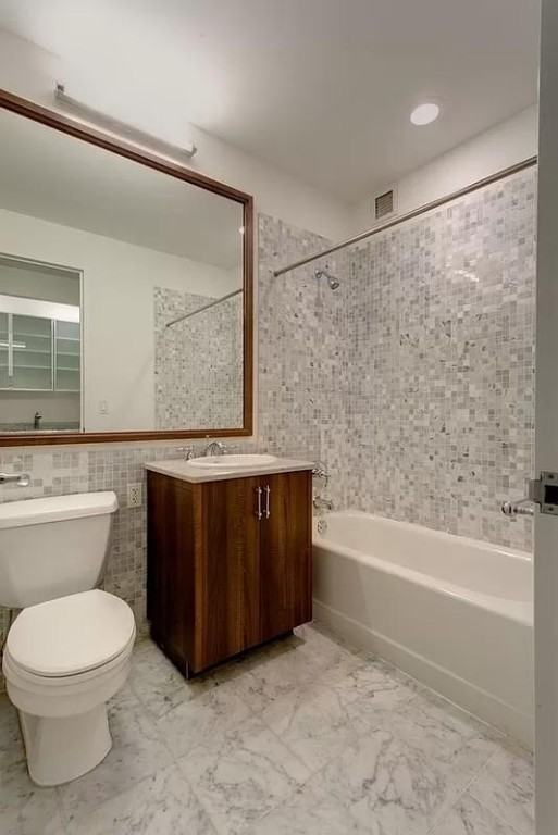 Wall St #19R - Photo 6 of 9