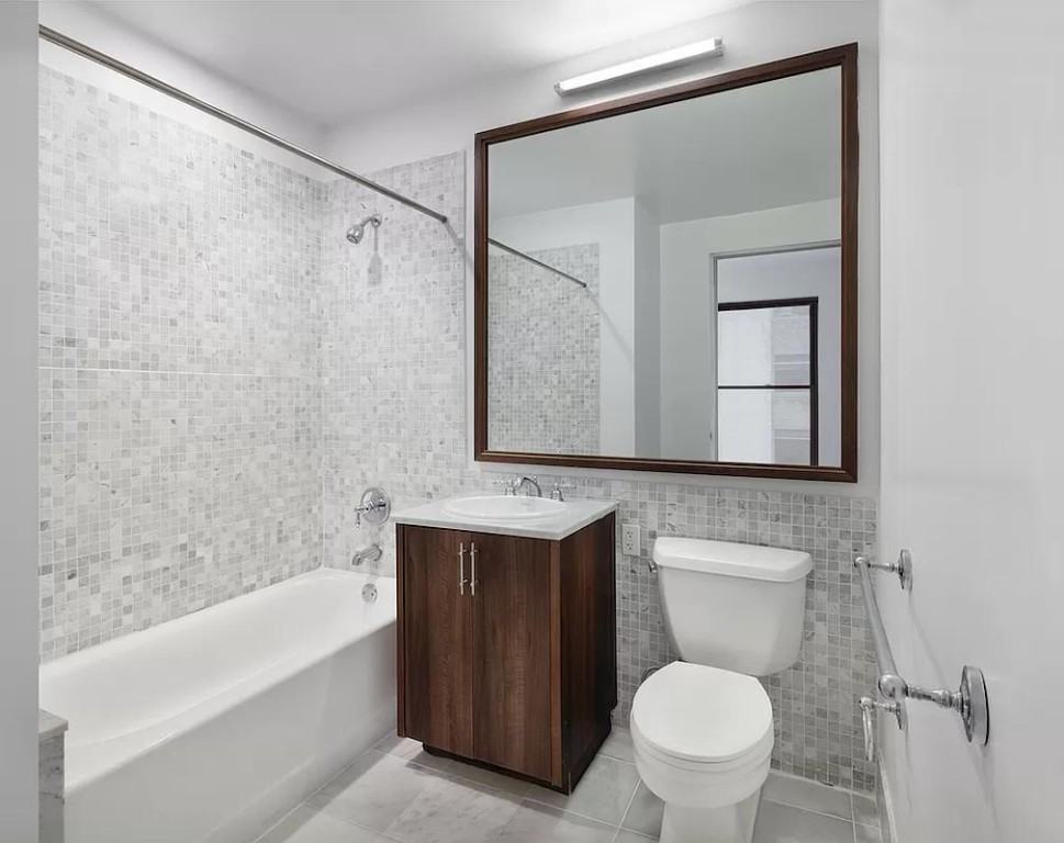 Wall St #17F - Photo 6 of 13