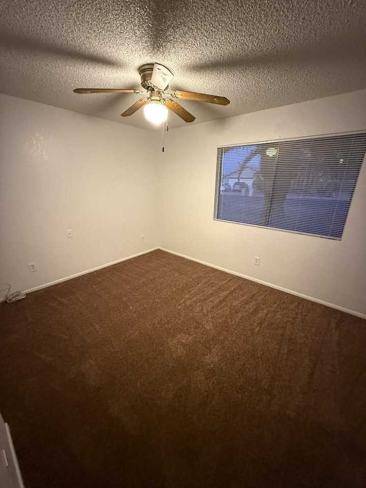 10021 North 65th Avenue - Photo 4 of 7