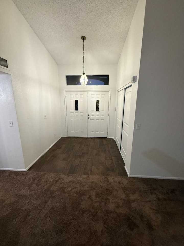 10021 North 65th Avenue - Photo 5 of 7