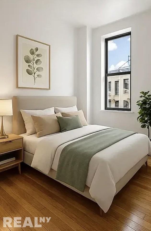 Elizabeth St #15 - Photo 2 of 4