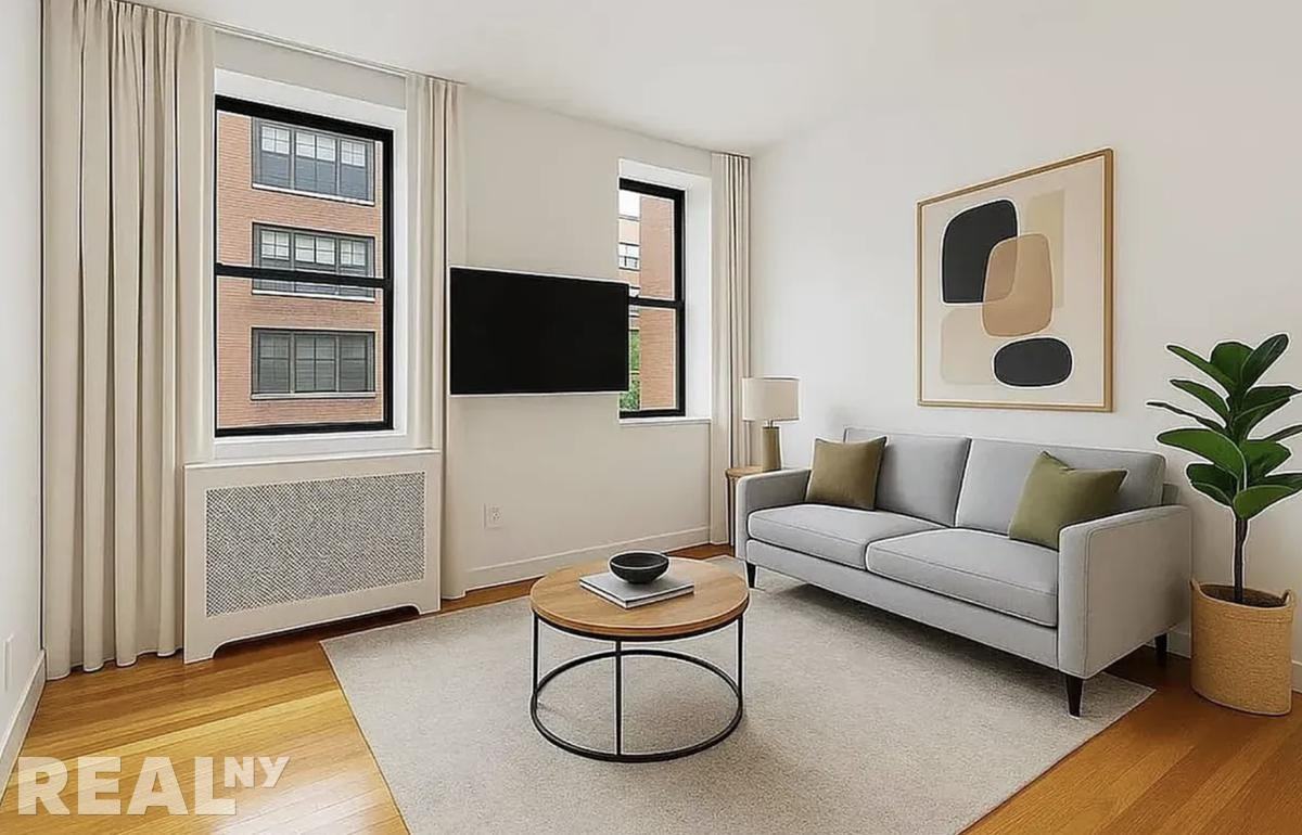 Elizabeth St #8 - Photo 2 of 4