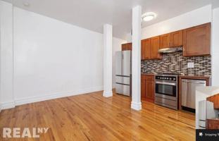 featured image of Waverly Pl #15