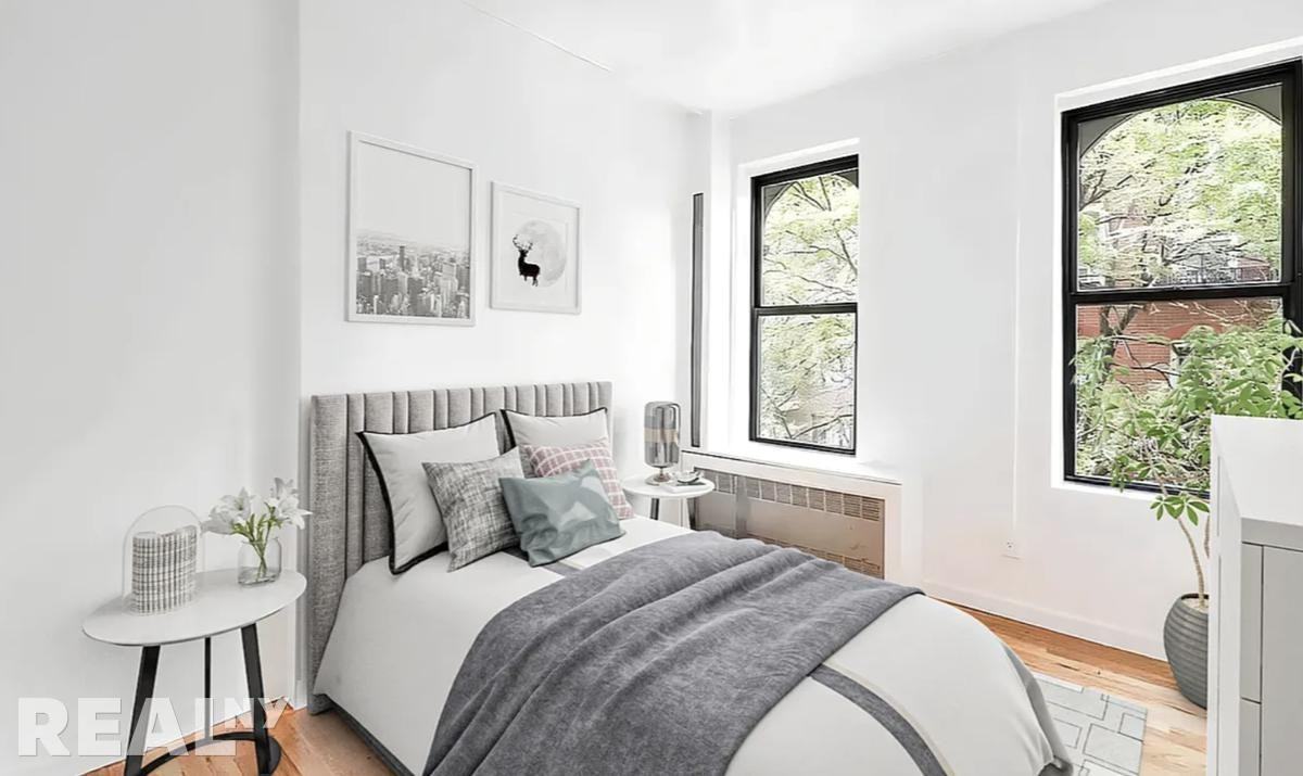 W 11th St #21 - Photo 3 of 3