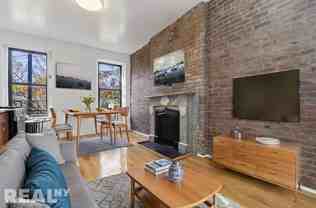 W 10th St #4B - Photo 1 of 1