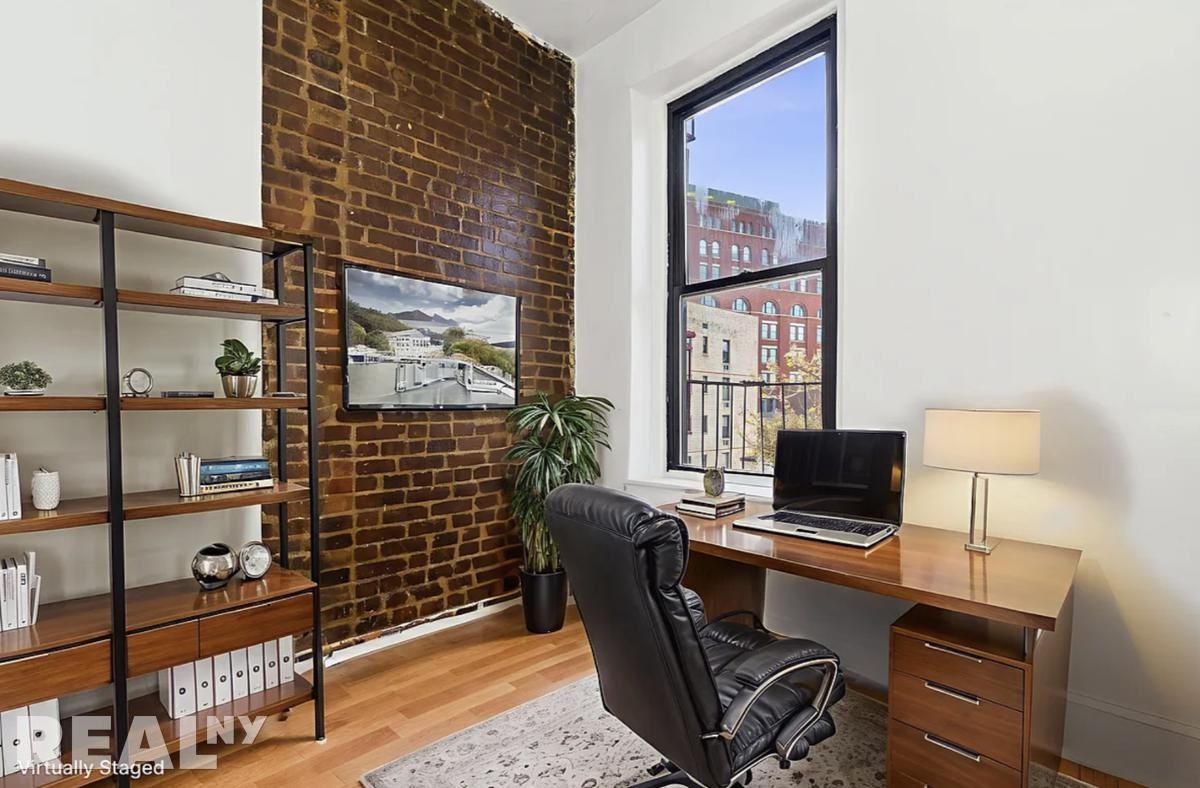 W 10th St #4B - Photo 2 of 7