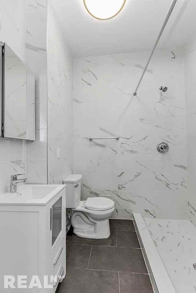 W 16th St #6 - Photo 5 of 5