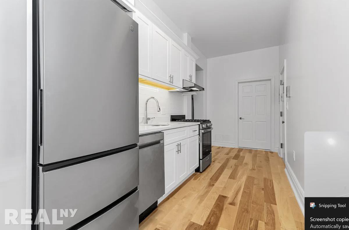 W 16th St #1 - Photo 3 of 6