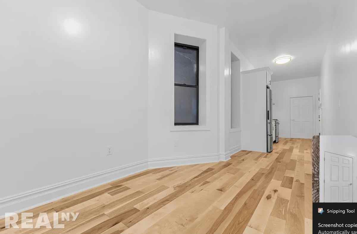 W 16th St #1 - Photo 5 of 6