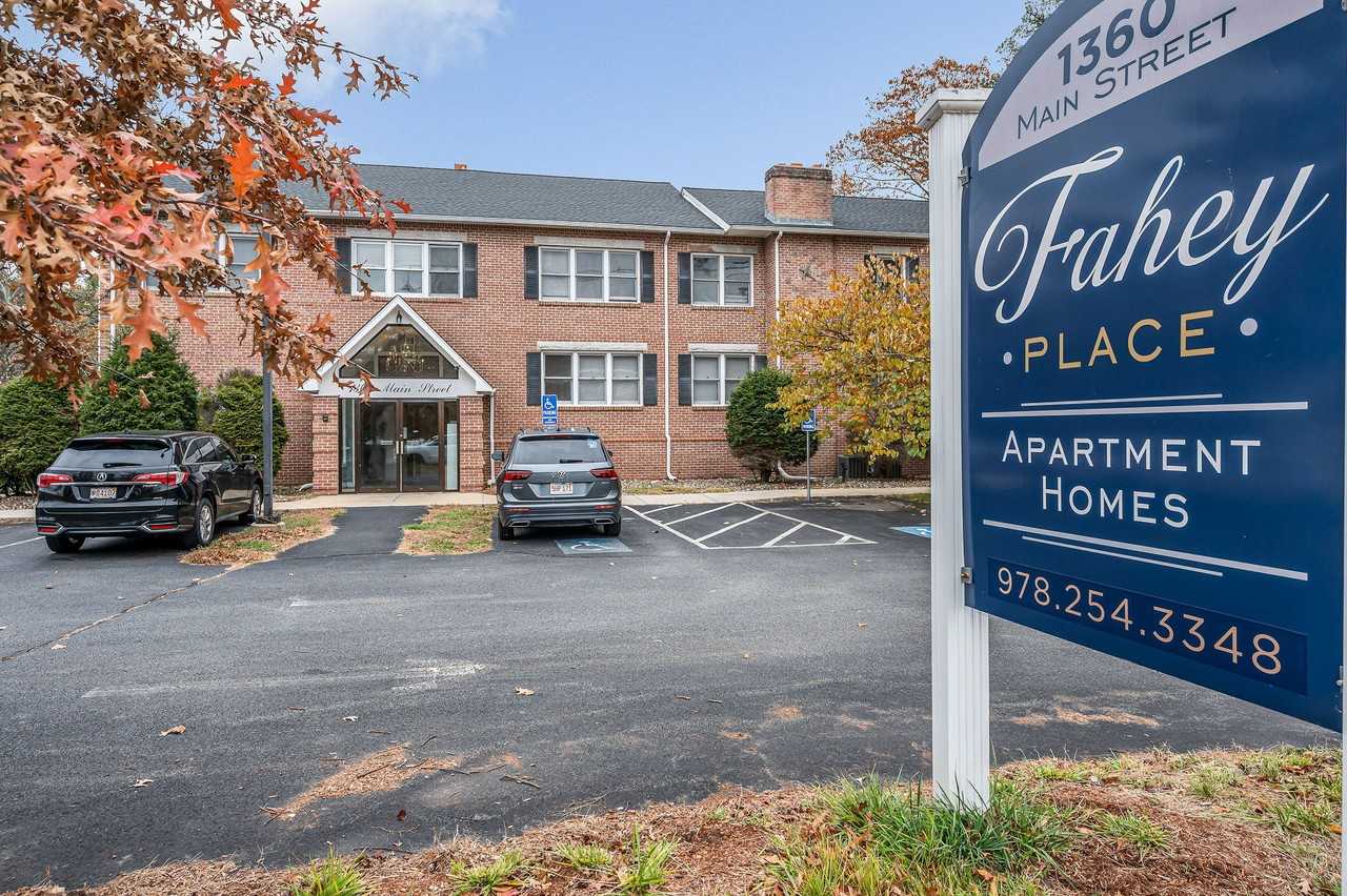 Fahey Place Apartments - Photo 2 of 13