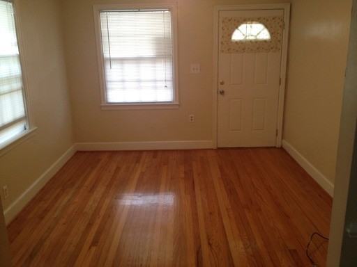 1220 32nd St - Photo 3 of 10