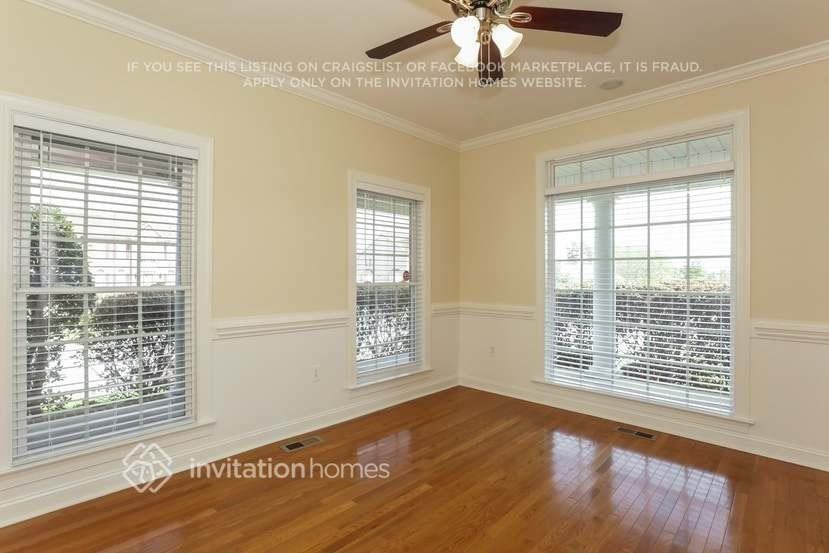 3915 Lake Park Rd - Photo 3 of 24